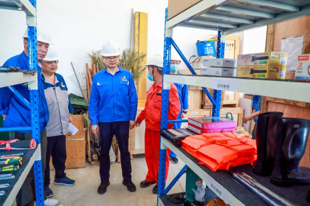 翠籠蒲艾香，慰問(wèn)送安康——安彩高科總經(jīng)理端午節(jié)慰問(wèn)一線職工