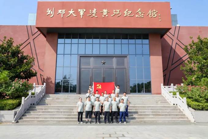 安彩高科組織優(yōu)秀退役軍人開展紅色主題教育活動